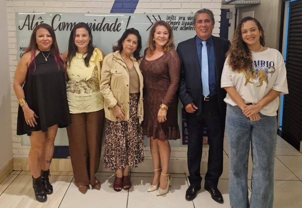 Bete Feliz, Nataly Ferezin, Elizabet Vinchon, Elane Cajazeira, Antonio Lago e Ericka da Silva, integrantes da diretoria da ABRP Brasília